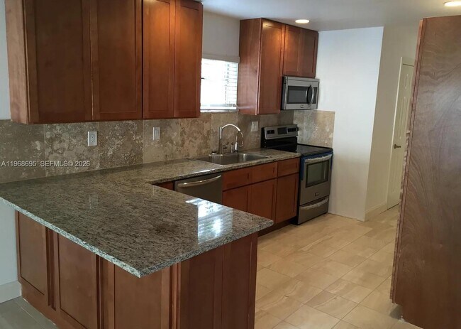 Photo - 3087 Shipping Ave