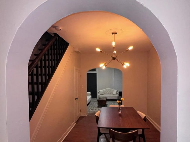 Photo - 215 S Mount St