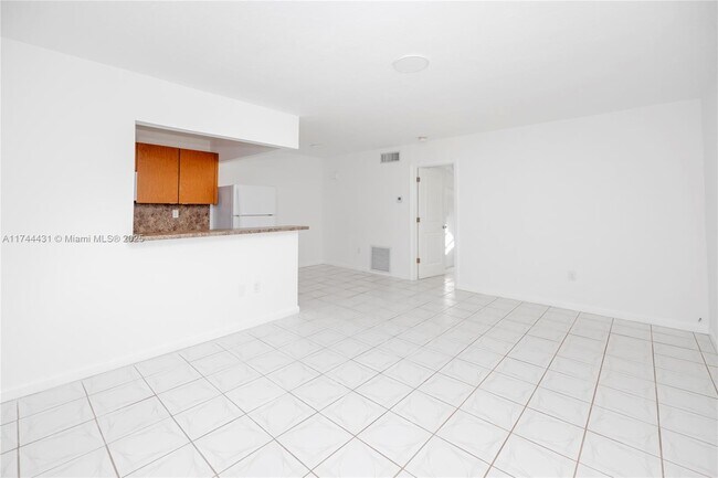 Photo - 1060 NE 78th St Unit 8