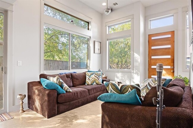 Photo - 5007 Delores Ave