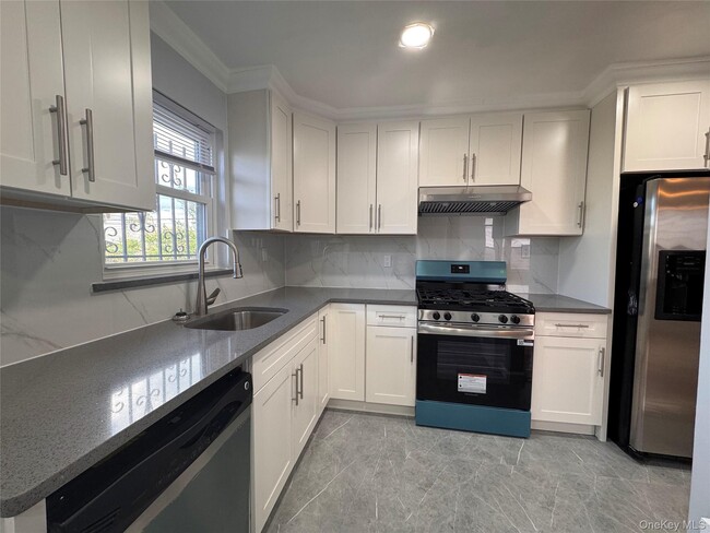 Photo - 147-49 28th Ave