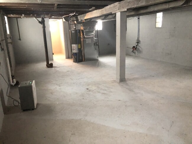 Photo - HUGE HOME WITH A TON OF SPACE!