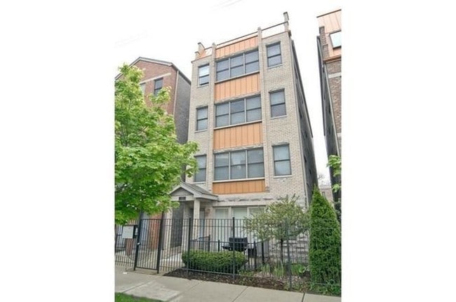 Exterior - 2453 W Harrison St Unit 2