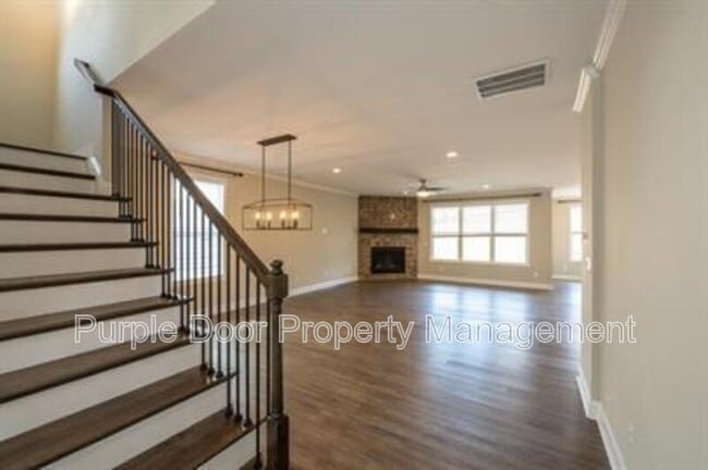 Photo - 318 Timbercreek Dr