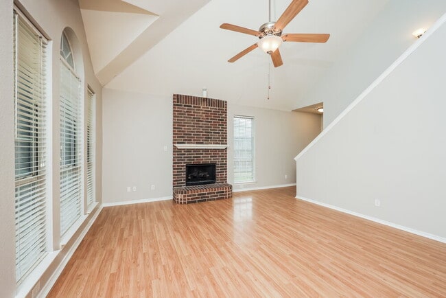 Photo - 1453 Ridgecreek Dr