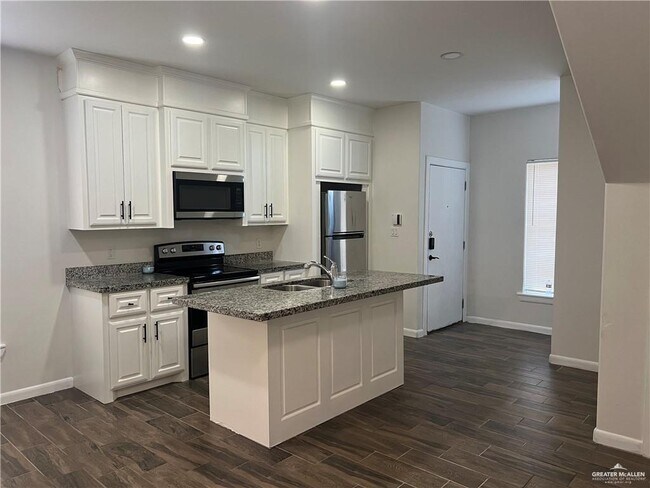 Photo - 18 West Dr Unit 4