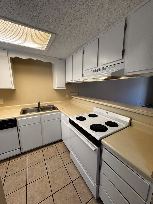 Photo - 1818 S 13th Pl