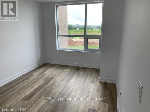 Photo - 5055 Greenlane Unit 406