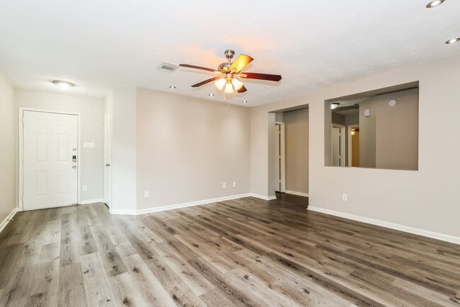 Photo - 10247 Country Squire Blvd