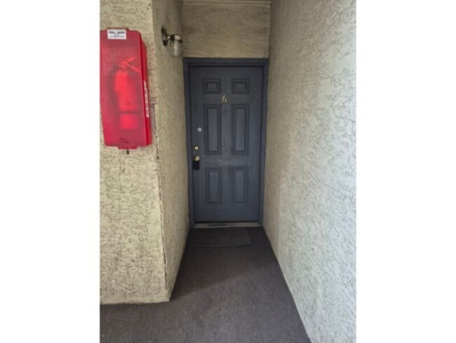 Building Photo - Condo