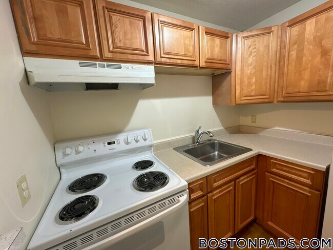 34 Gardner St Unit 3