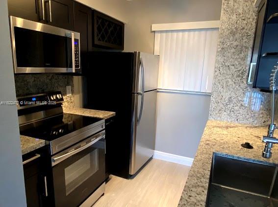 Photo - 2850 N Oakland Forest Dr Unidad 204 Rental