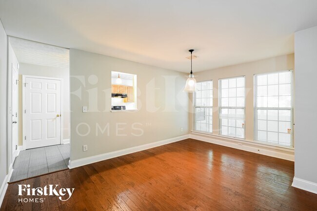 Photo - 2522 Halcyon Way