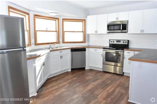 Building Photo - 1231 8th St N Rental
