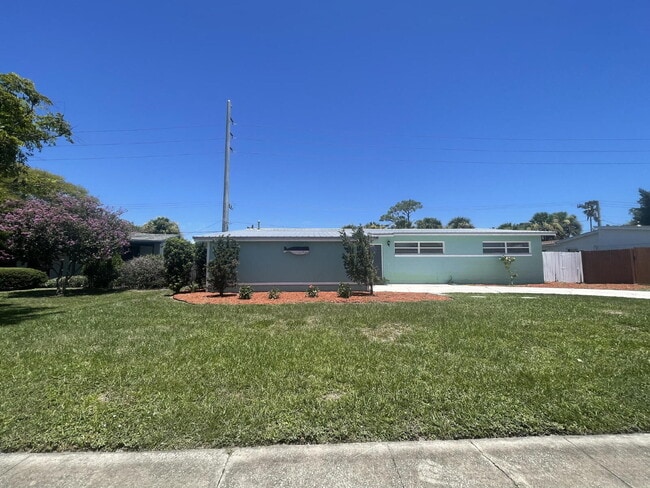 Building Photo - Coastal Living Starts Here – Renovated 4BR Home Just 10 Minutes from the Beach