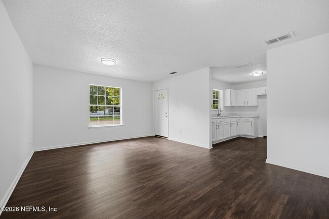 2117 W 39th St