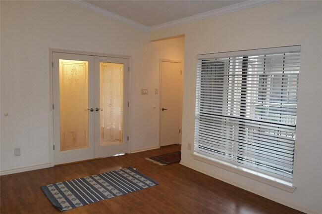 Photo - 2001 Bering Dr Unit 2F