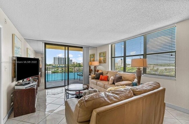 Photo - 801 N Ocean Blvd Unidad 604