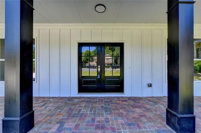9135 Fox Trail Ln