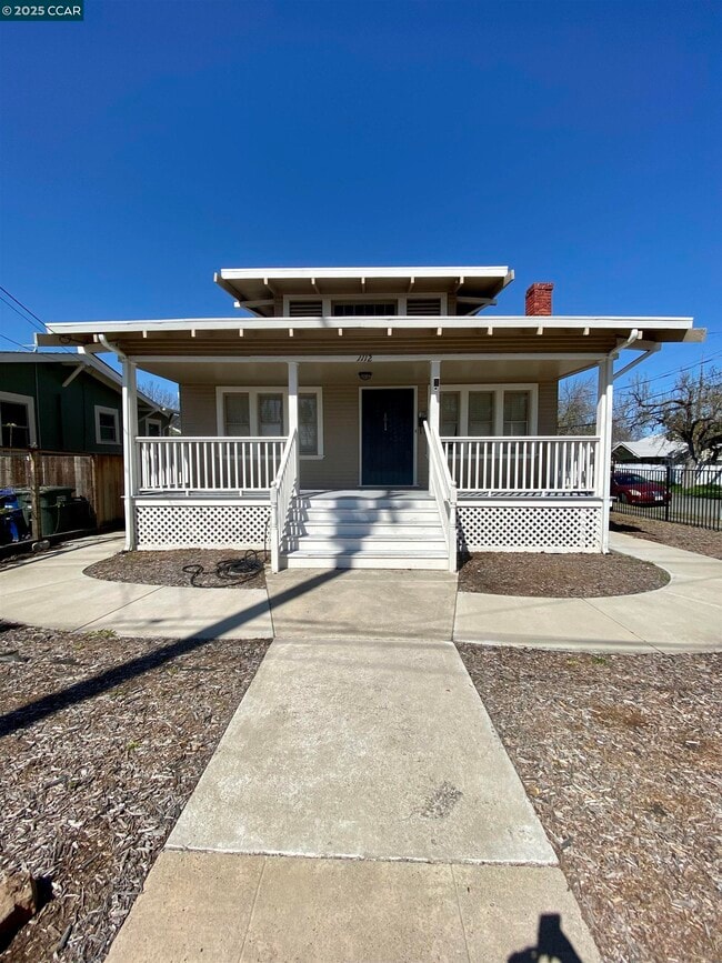 Photo - 43 W 11th St