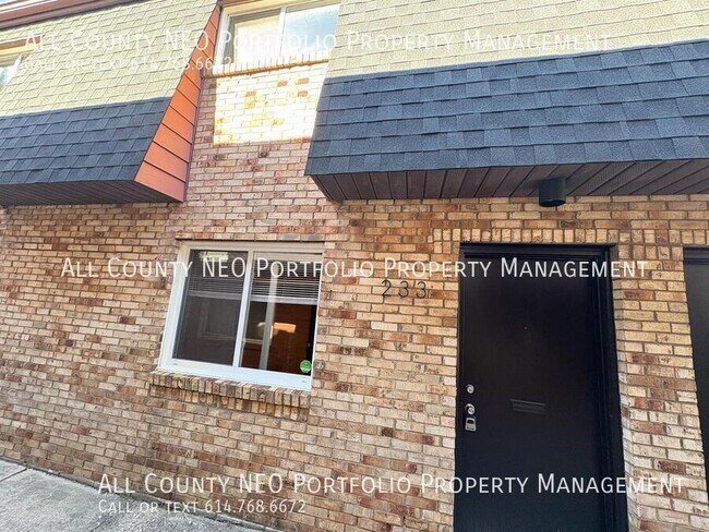 Building Photo - 233 Hamilton Ave