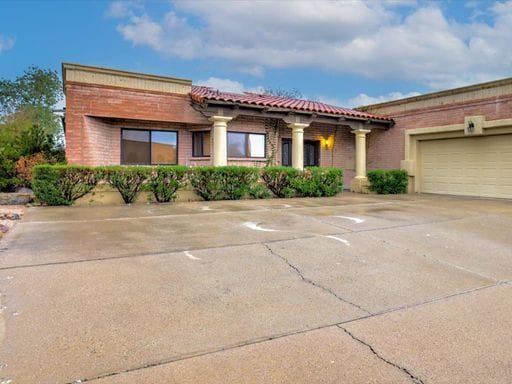 Building Photo - 4130 E Pontatoc Canyon Dr