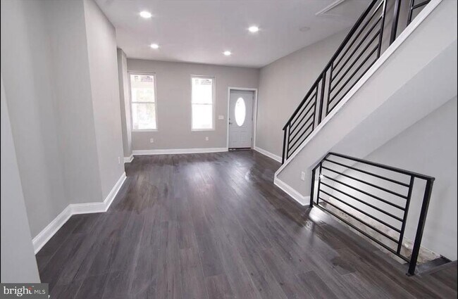 Photo - 3040 W Berks St