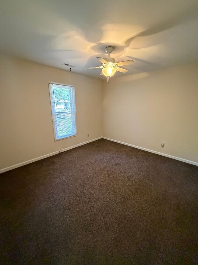 Photo - Carrboro / Brighton Sq. Apt. AVAILABLE