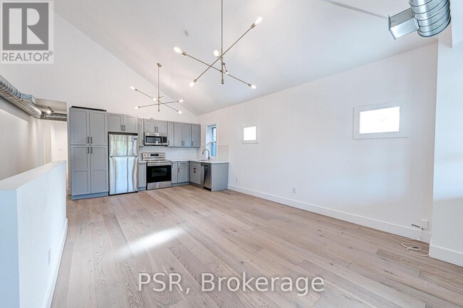 Photo - 87 Hammersmith Ave Unité Upper