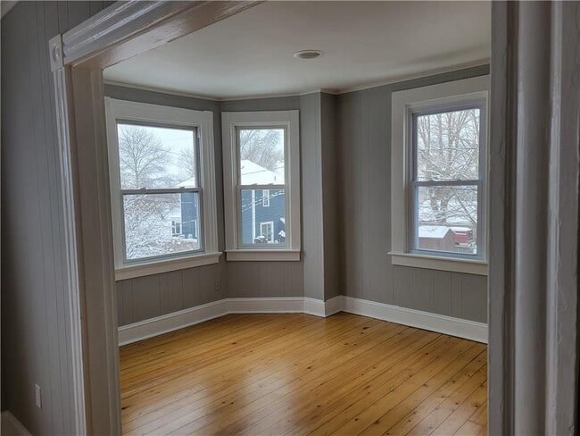 Photo - 13 Livingston Pl