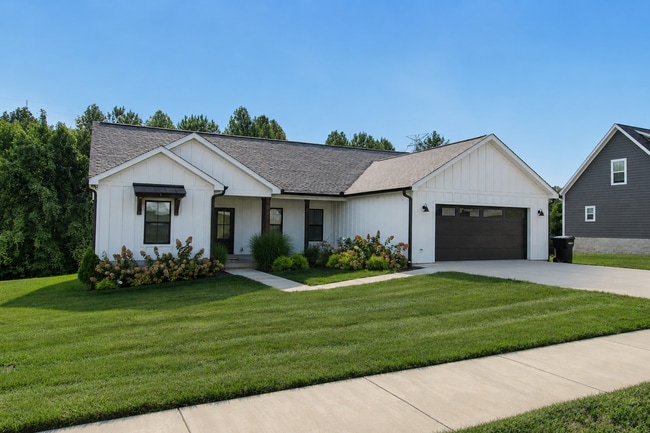 Building Photo - 511 Creekview Ln