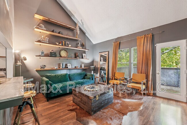 Photo - 502 Ivy Green Ln SE