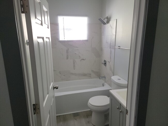 Photo - 1111 N Dearborn St