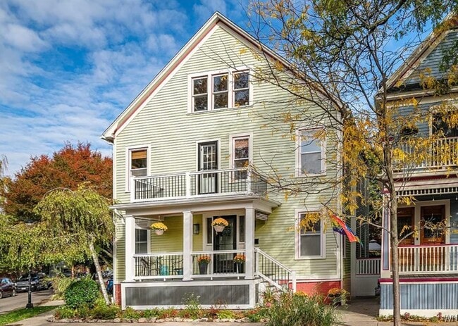 Photo - 383 Summer St Unit Summer Street Apartment