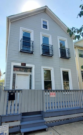 front entrance - 1131 W 17th St Casa