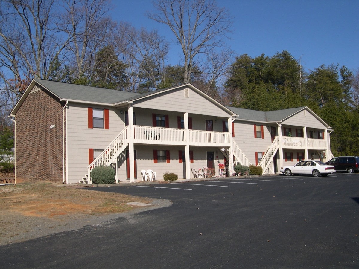 Oak Hill Apartments - Oak Hill Apartments