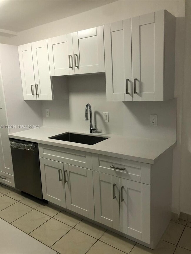 Photo - 1200 NE Miami Gardens Dr Unit 820W