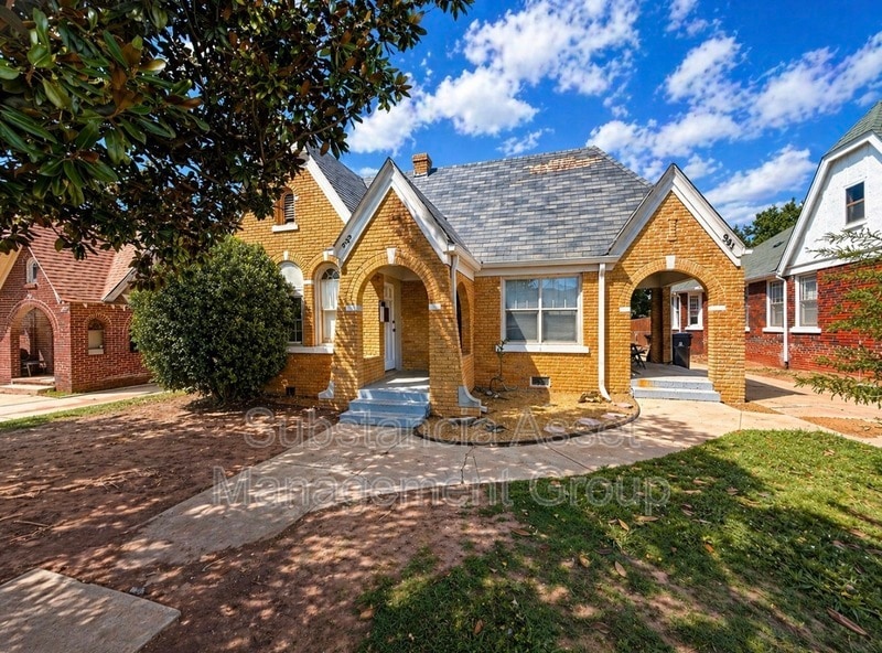 Photo - 941 East Dr