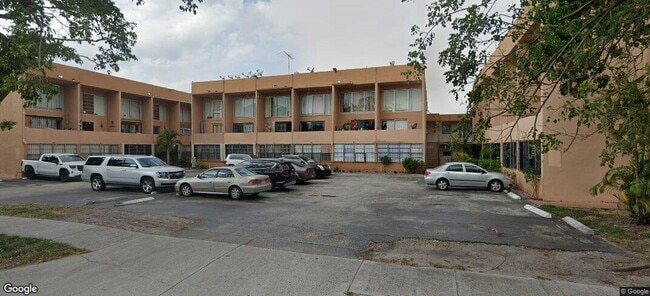 Photo - 1305 W 46th St Townhome