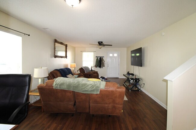 Photo - 1724 Polaris Dr