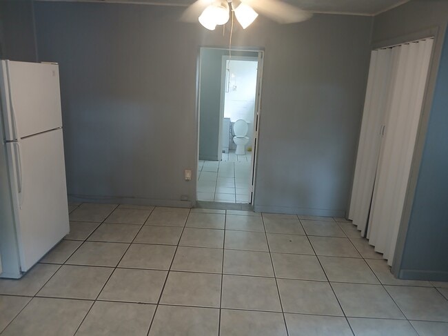 Photo - 2900 Sunshine Blvd