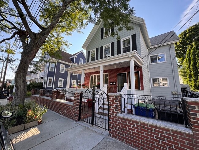 Building Photo - 17 Farragut Ave Unit 2