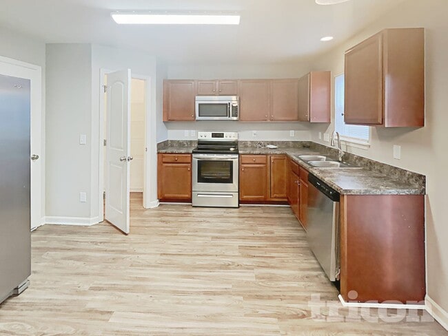 Photo - 1925 Buffalo Way