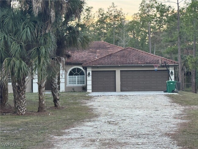 Photo - 871 Desoto Blvd S