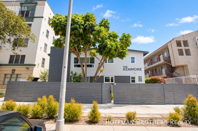566 N Kenmore Ave Unit 3