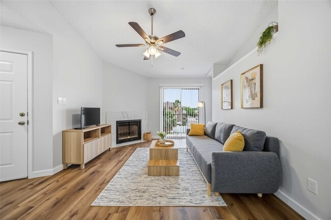 Building Photo - 2121 Hepburn St Unit 1212