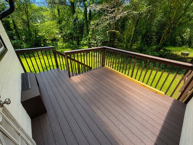 Photo - 1745 Hadlock St SW