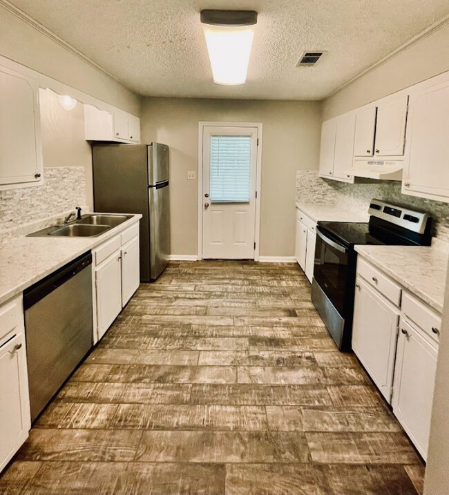 Photo - 28960 Highland Dr