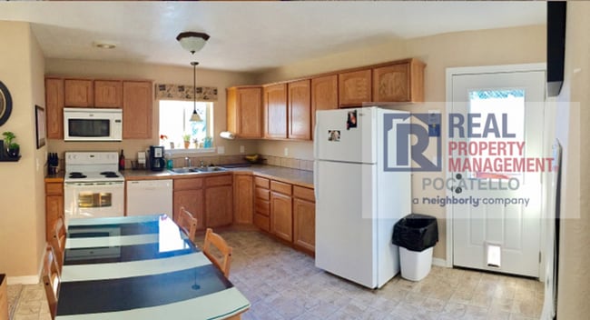 Photo - "Beautiful 4 Bedroom House For Rent" - Not furnished