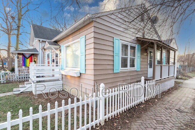 Photo - 1128 Sterling St